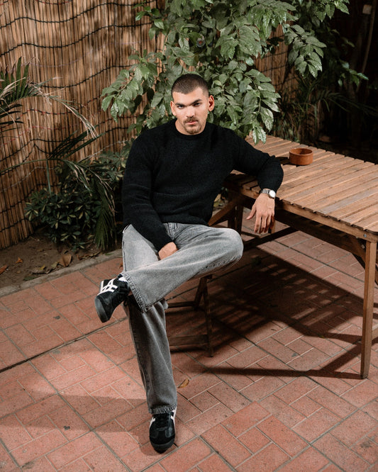 Black Round Knitted Pullover